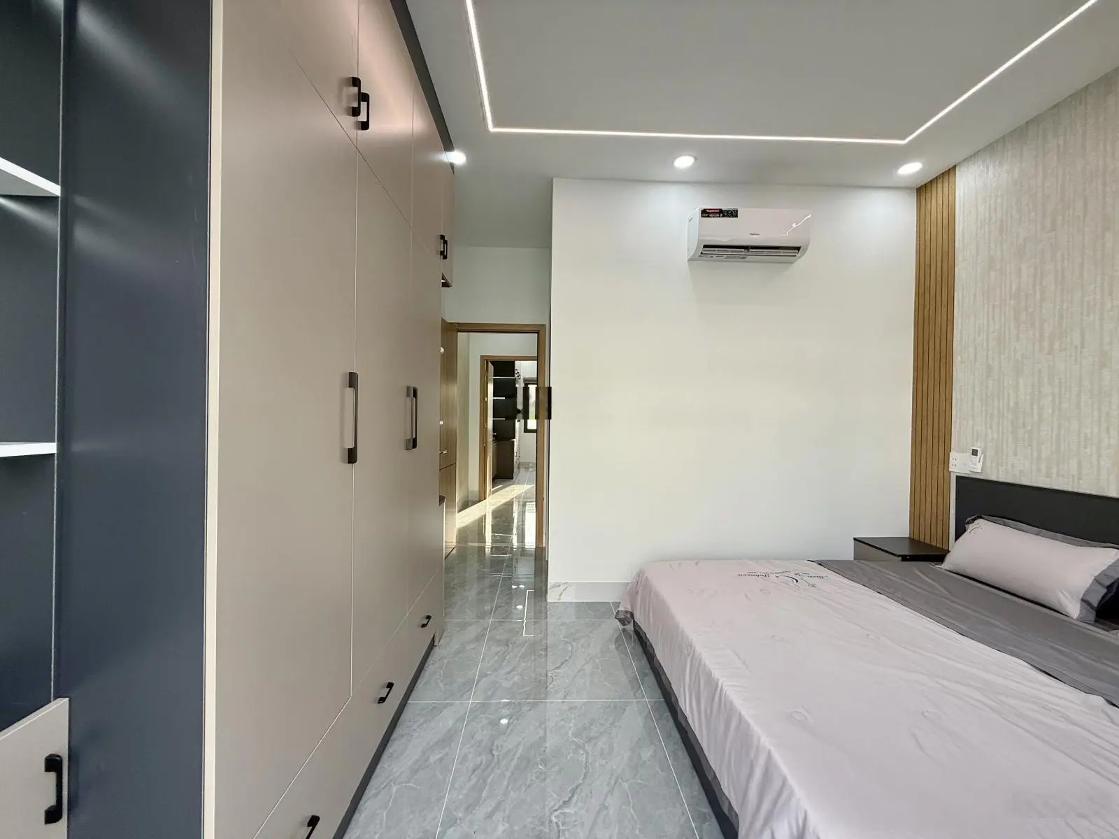 Nhà đường thông Trường Chinh, Sát chợ Lạc Quang, DT:4x16M, Lửng, 3 Lầu, 4PN, Gara ô tô, 7,85 tỷ