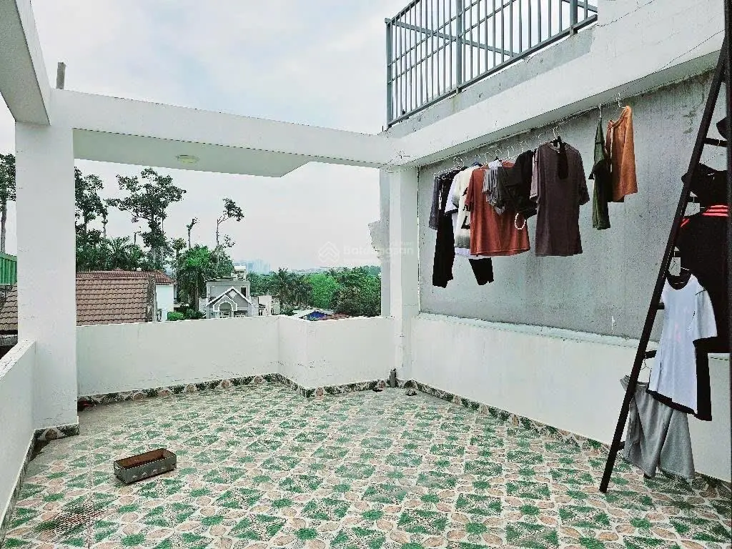 Nhà 3 tầng sát Hoàng Diệu 2 - 4PN 4WC - Khu dân trí cao - Xe hơi đậu cửa - Nhỉnh 6 Tỷ