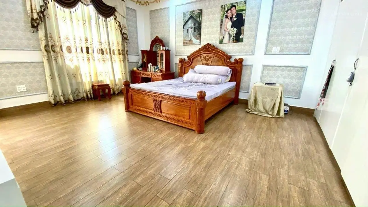 Biệt thự tân cổ điển gần chợ Dĩ An 1 và làng đại học quốc gia p. Đông Hòa BigC Go Tp. Dĩ An