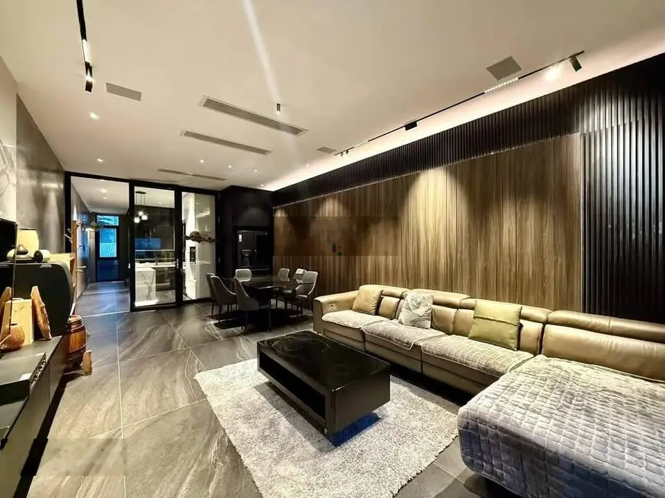 Bán Nhà Khu Liền kề VIP Trung tâm Tây Hồ - 81m2 x 6T x MT 8.5 - Nội thất nhập khẩu - Gara oto
