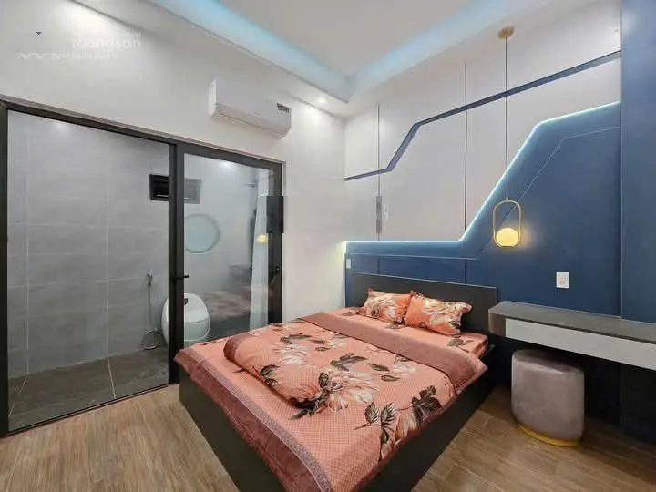 Tôi cần bán gấp nhà tú xương,quận 3-giá:3.35tỷ/68m2(5x13.6m). sổ chuẩn. gần bệnh viện mắt tp.hcm
