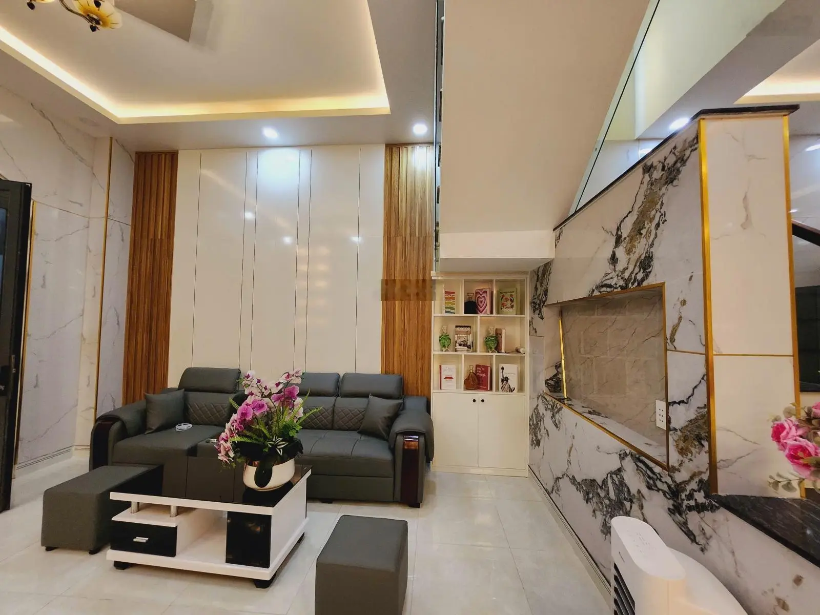 Chính chủ giảm 50% bán nhanh nhà cách chợ Hưng Long chỉ 10 phút đi xe