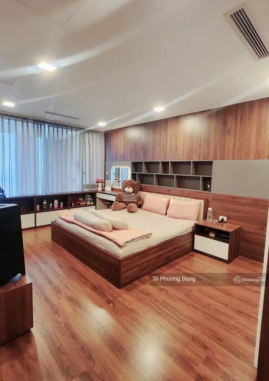 Bán căn hộ penthouse Eco Green - DT 200m2 - full nội thất cao cấp - sổ đỏ trao tay vào ở ngay