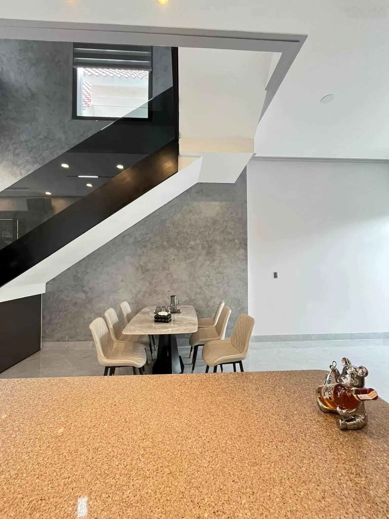 Chỉ 4 tỷ 6 có nhà 70m2 (5x14) - Full nội thất - Có Gara ô tô - Đẹp mê ly - Trung tâm Quận Bình Tân