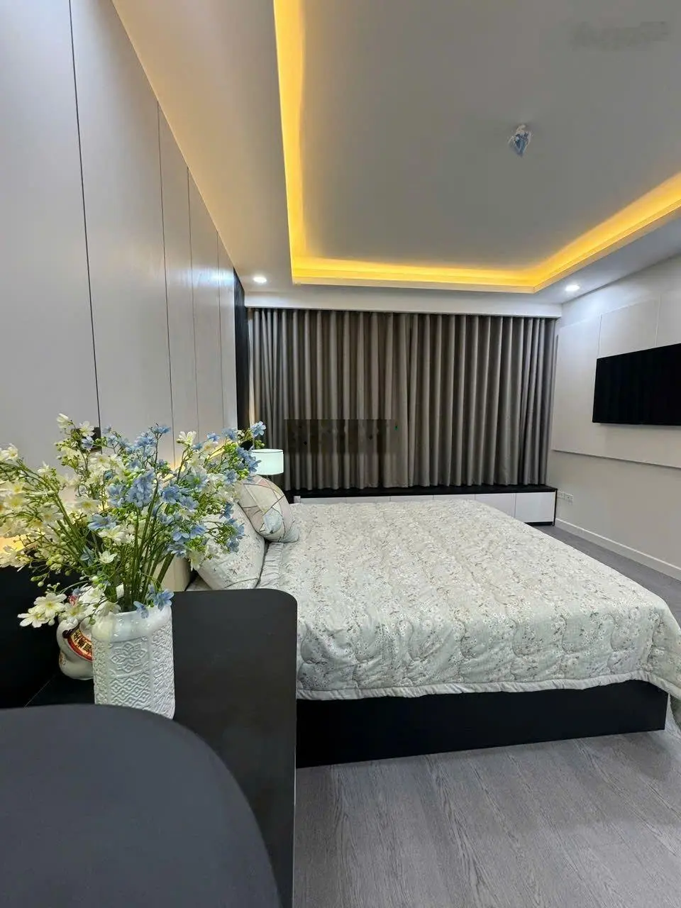 Cần bán biệt thự lideco bắc 32 , dt 145m , cách 20m ra hồ điều hòa , hoàn thiện đẹp, có thang máy