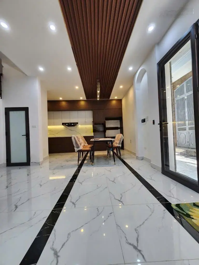 Vương thừa vũ - ô tô tránh sát nhà - khu quân đội - dt: 50m2; mt: 8.6 m - nhỉnh 10 tỷ