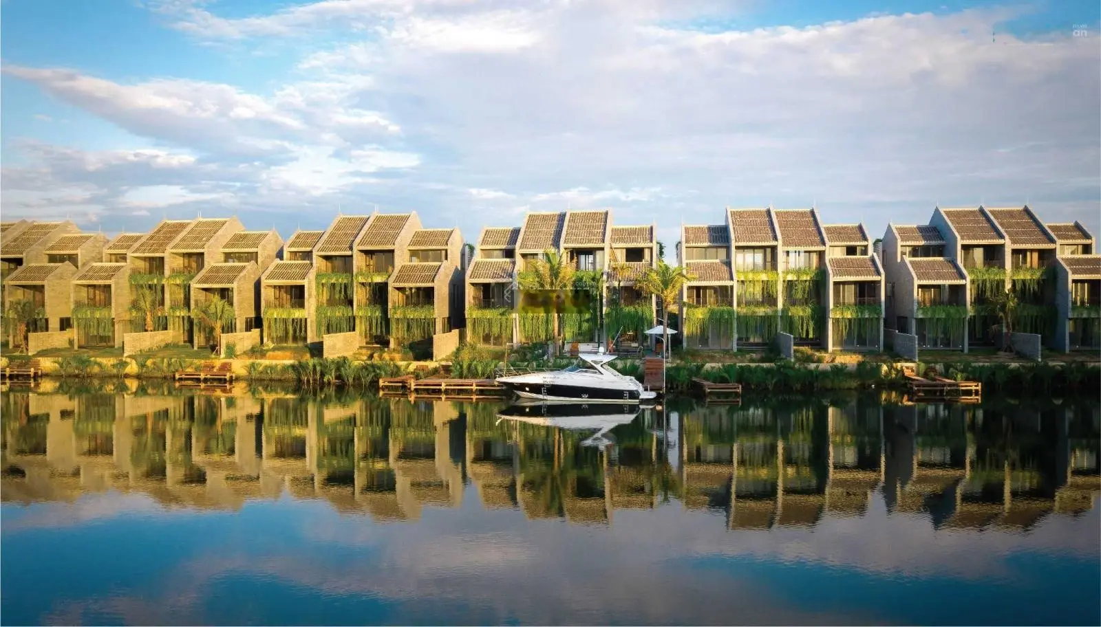 Cần bán nhanh căn villa Casamia, diện tích 240m2, giá đúng 9 tỷ, hướng đông, Sở hữu bến du thuyền