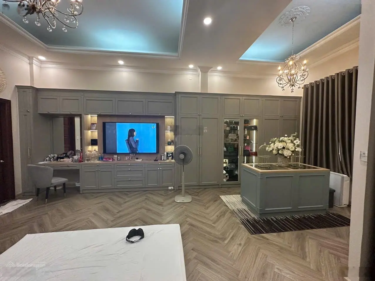 Bán nhà siêu đẹp ! Khu VIP Thành Thái P14 Q10 , mặt tiền 6 x 18m hầm 4 tầng st thang máy