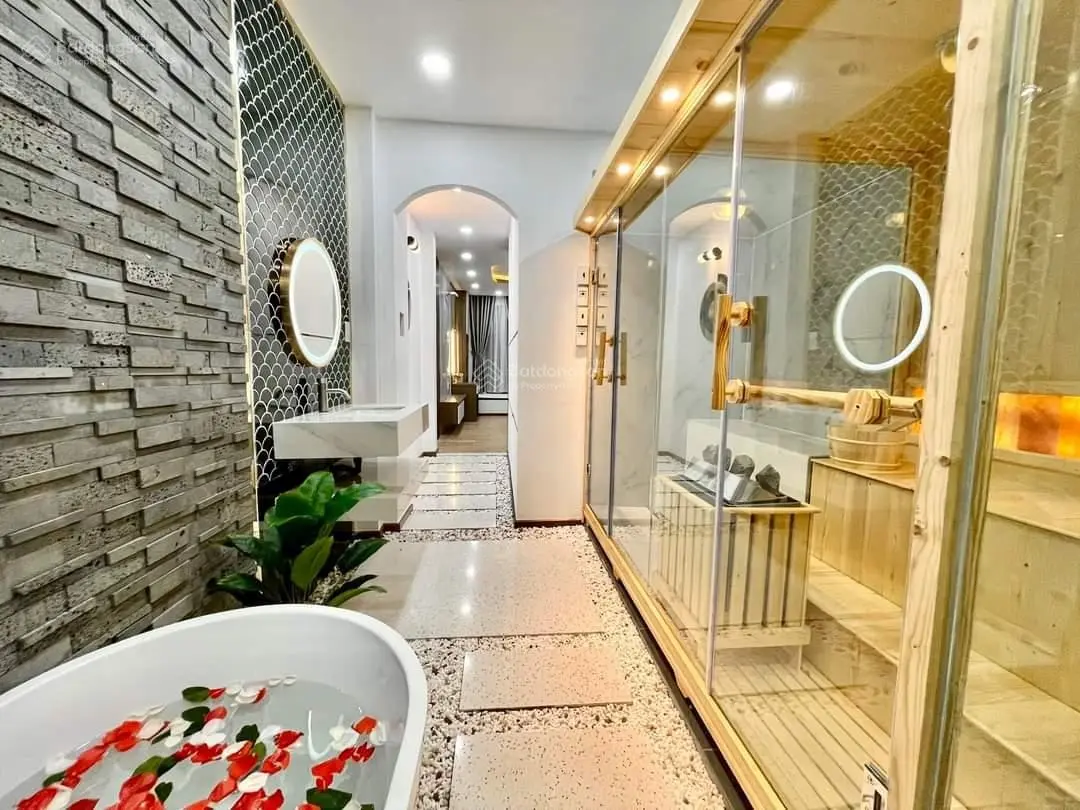 Cần tiền bán gấp căn nhà Đường Cao Đức Lân, P.An Phú, Quận 2. Giá chỉ 2tỷ990. Hẻm xe hơi