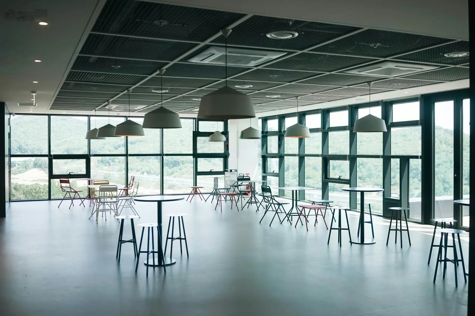Building MT Lê Hồng Phong, phường 12, Q10, 8.7 x 25m - hầm 7 tầng - HĐT 280 triệu - giá bán 82.5 tỷ