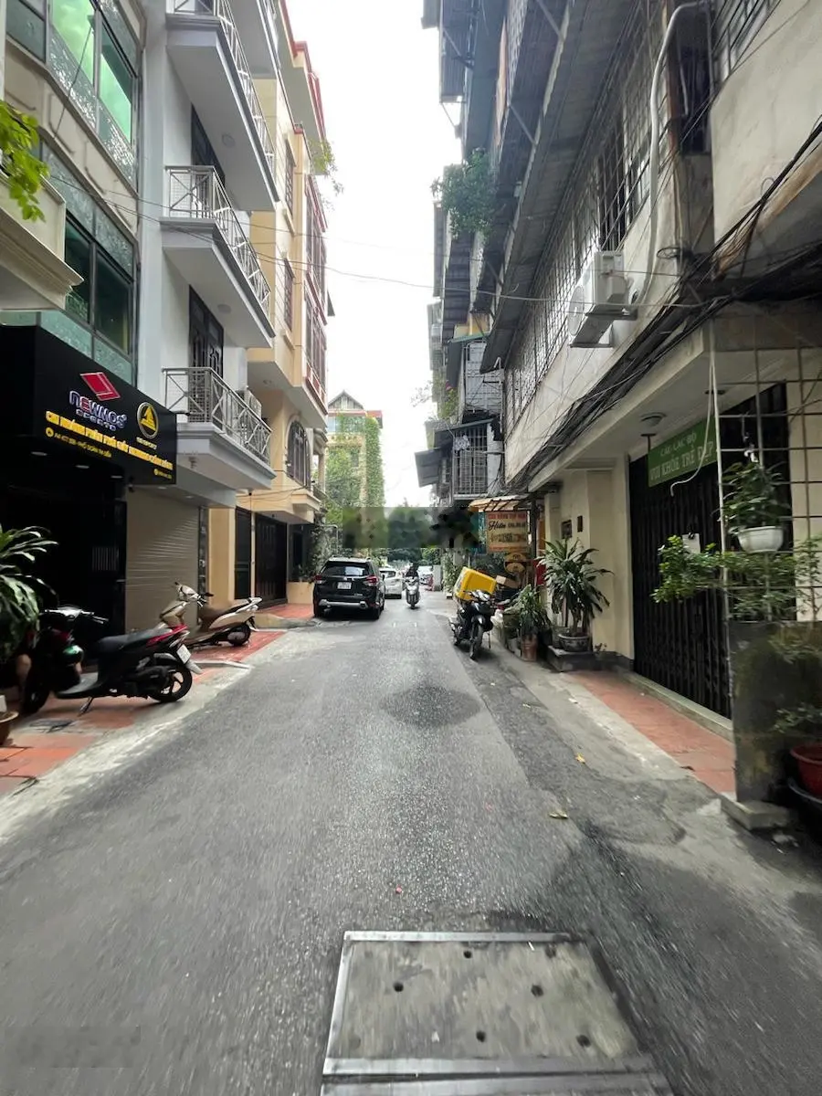 Phân lô oto vào nhà Phương Mai Đống Đa. 45m 4 tầng nhỉnh 11 tỷ
