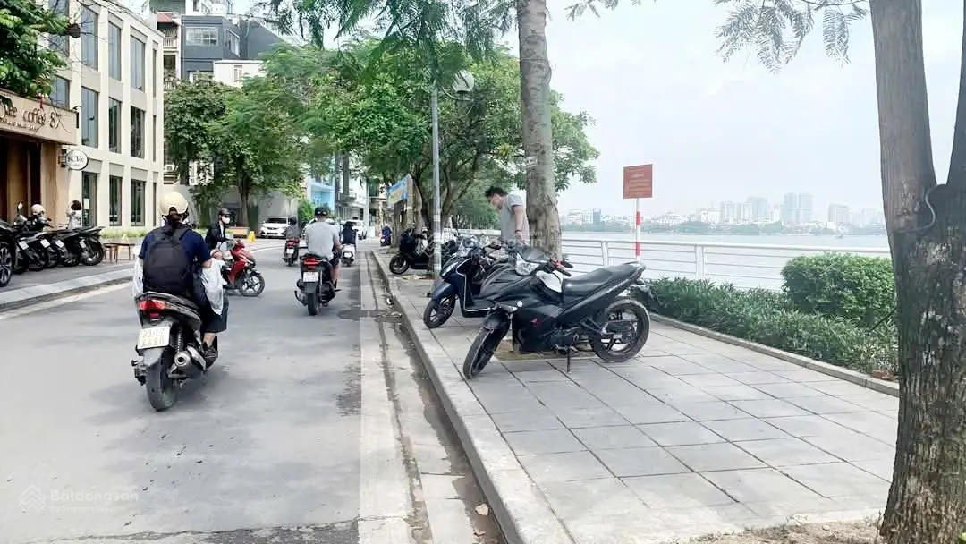 Bán nhà MP Nguyễn Đình Thi - Mảnh đất vàng view Hồ Tây tuyệt đẹp siêu hiếm, sổ nở hậu giá 52.6 tỷ