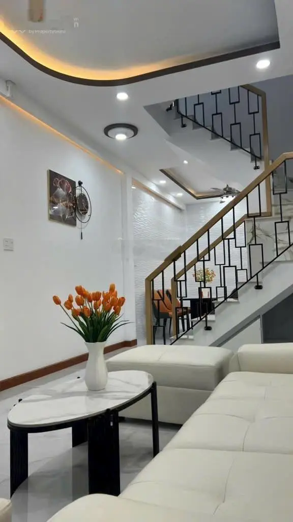 Em có căn nhà MỚI, ĐẸP cần bán _ Ngay Ngô Gia Tự, Quận 10 _ (3,5 x 11) CHỈ 8,2 tỷ