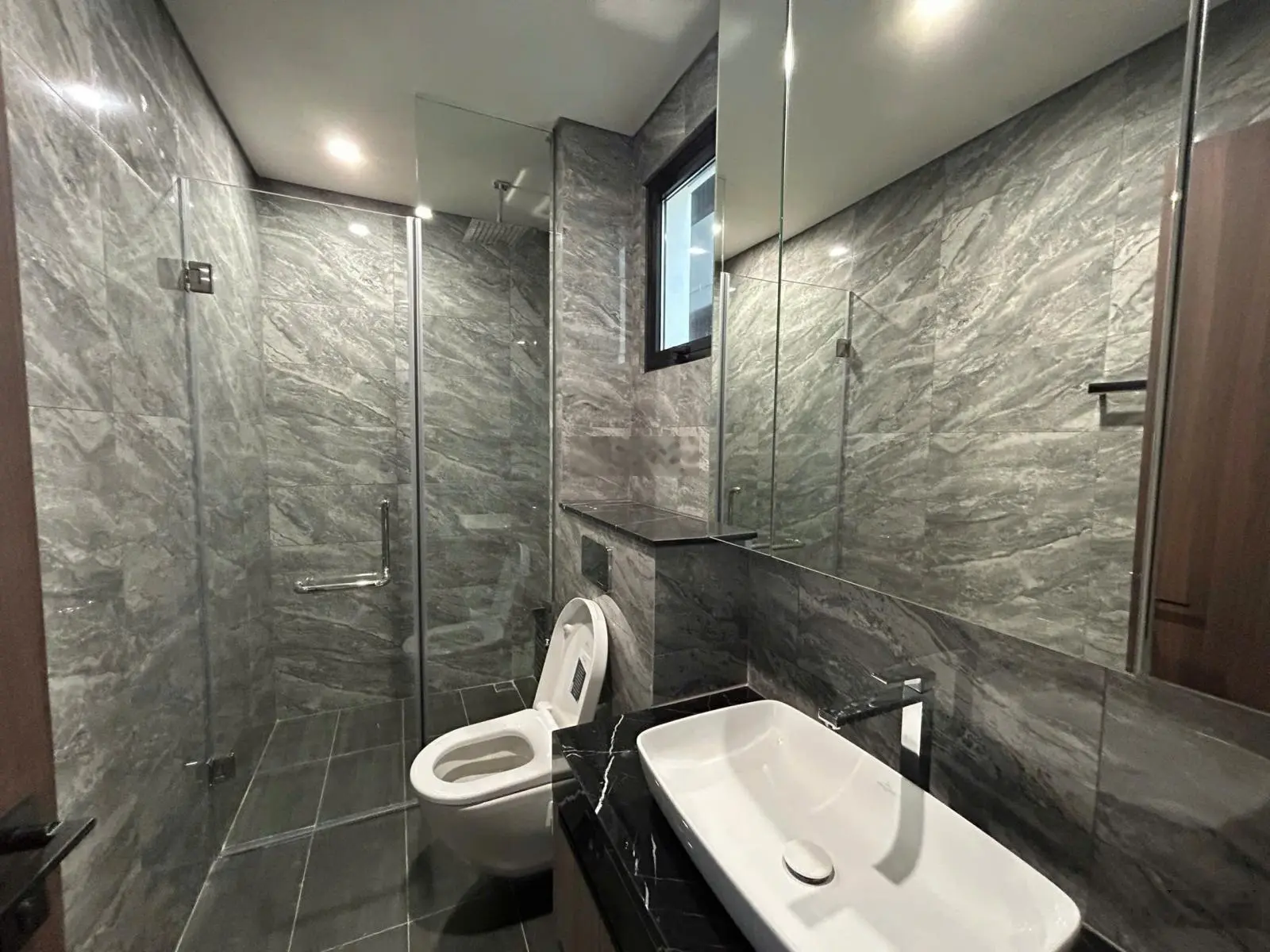 Bán căn hộ 2 PN Chung Cư Heritage Westlake, 677 Lạc Long Quân, Tây Hồ, Hà Nội LH 0973 013 ***