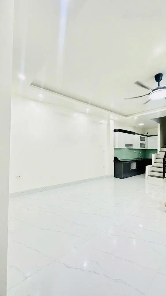 Nhà ngã tư Trương Định, Bạch Mai, 6 tầng, thang máy nhập khẩu, gần phố thoáng đẹp, ở ngay