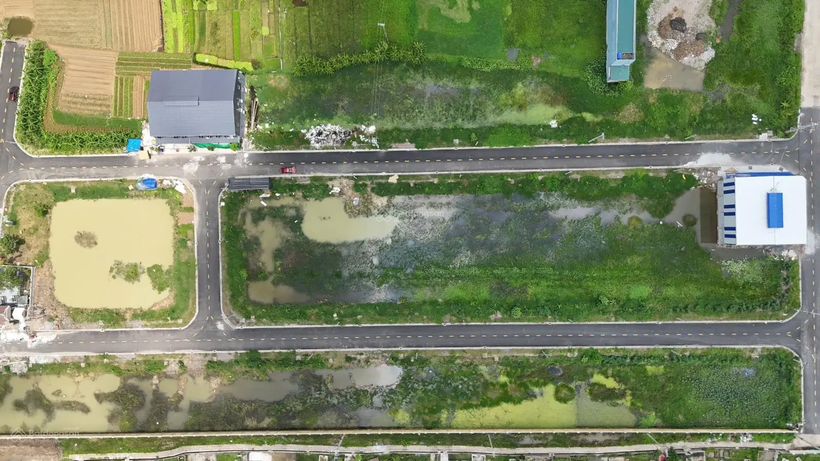 Còn 2 lô chính chủ ở thành phố Ninh Bình mặt tiền 6x18=108m2, 10x triệu/m2, đường nhựa 15m.