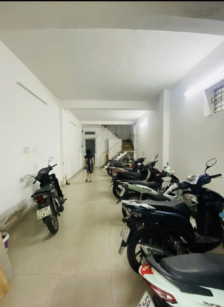 Bán nhà phố Hòa Hảo, 9,7 tỷ, 65m2, 4 tầng, 8PN, 8WC, Q10, HCM
