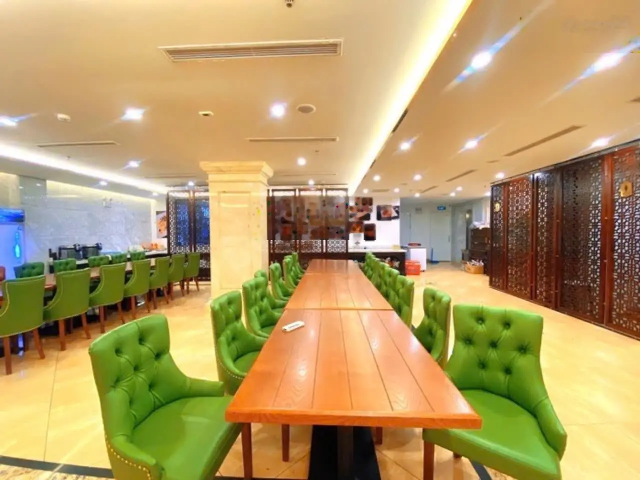 Bán khách sạn 5 sao - Mặt tiền khủng - Diện tích lớn 520m2 10 tầng Cầu Giấy 250 tỷ