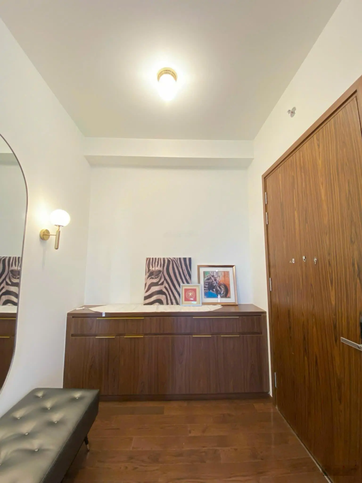 D'edge Thảo Điền: 2 bedr - 94m2, Full nội thất. Giá 8,5 tỷ, cam kết rẻ nhất TT. Xem căn hộ 24/7