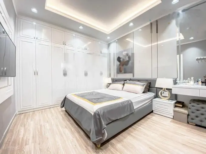 Chính chủ bán gấp CHCC Oriental Plaza, Nhà đẹp,DT:106m2 3PN2WC, SỔ, giá 4tỷ1, LH: 0898 523 *** Như Ý