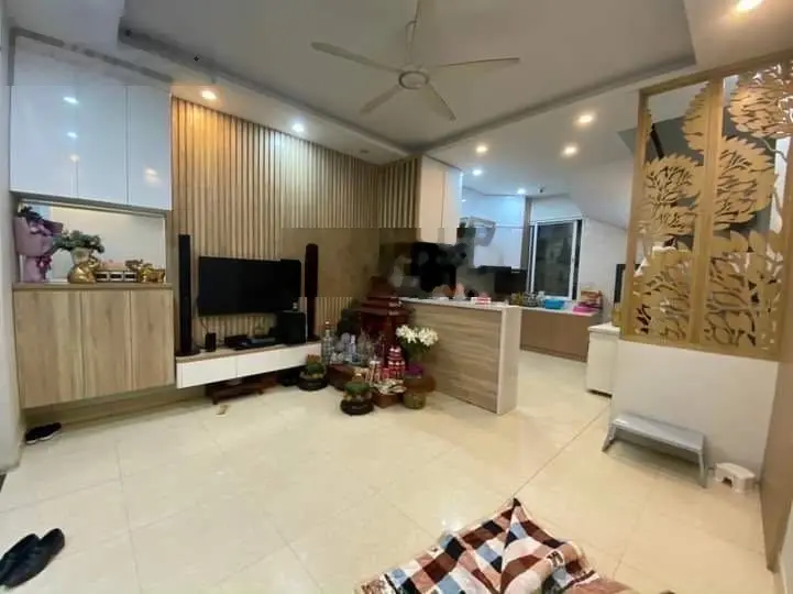 Đang bán nhà ở Đường #Hoàng_Mai, Phường #Hoàng_Văn_Thụ, 48m2, 5T, mà chỉ nhỉnh 5 tỷ(Tl)