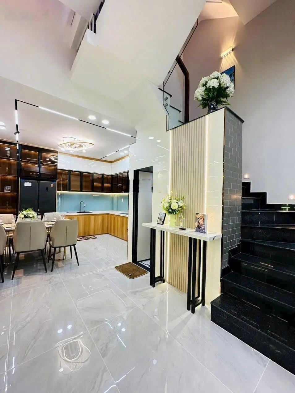 Định Cư Mĩ Bán Gấp Căn Nhà Đường HXH Võ Duy Ninh, Giá 3,590 Tỷ, 62,3m2, Nhà Đang Cho Thuê 15Tr.