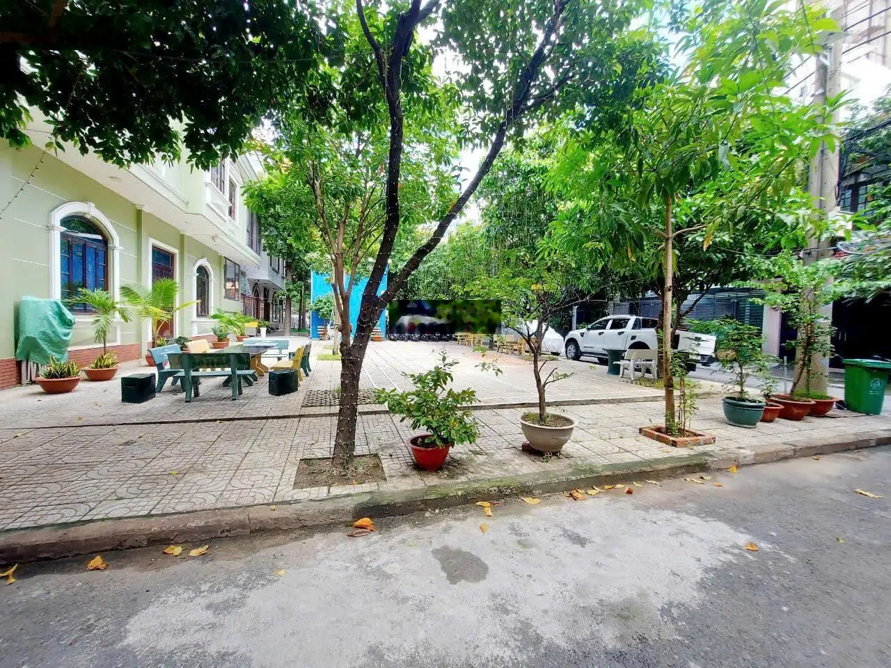 12 x 21m, bán biệt thự sân vườn - ao cá Nguyễn Thái Bình - K. 300 (giá 40 tỷ)