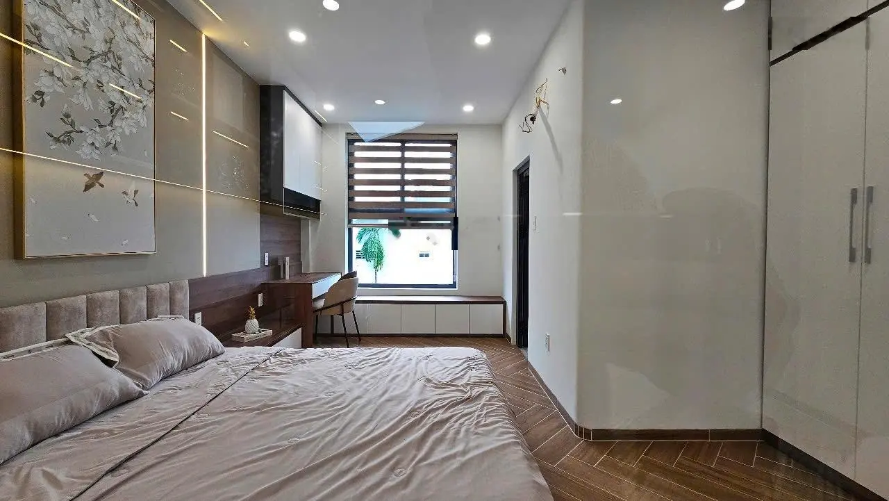 Bán nhà mới-hiện đại-sân vườn-thoáng mát-đặng nhữ lâm-nhà bè