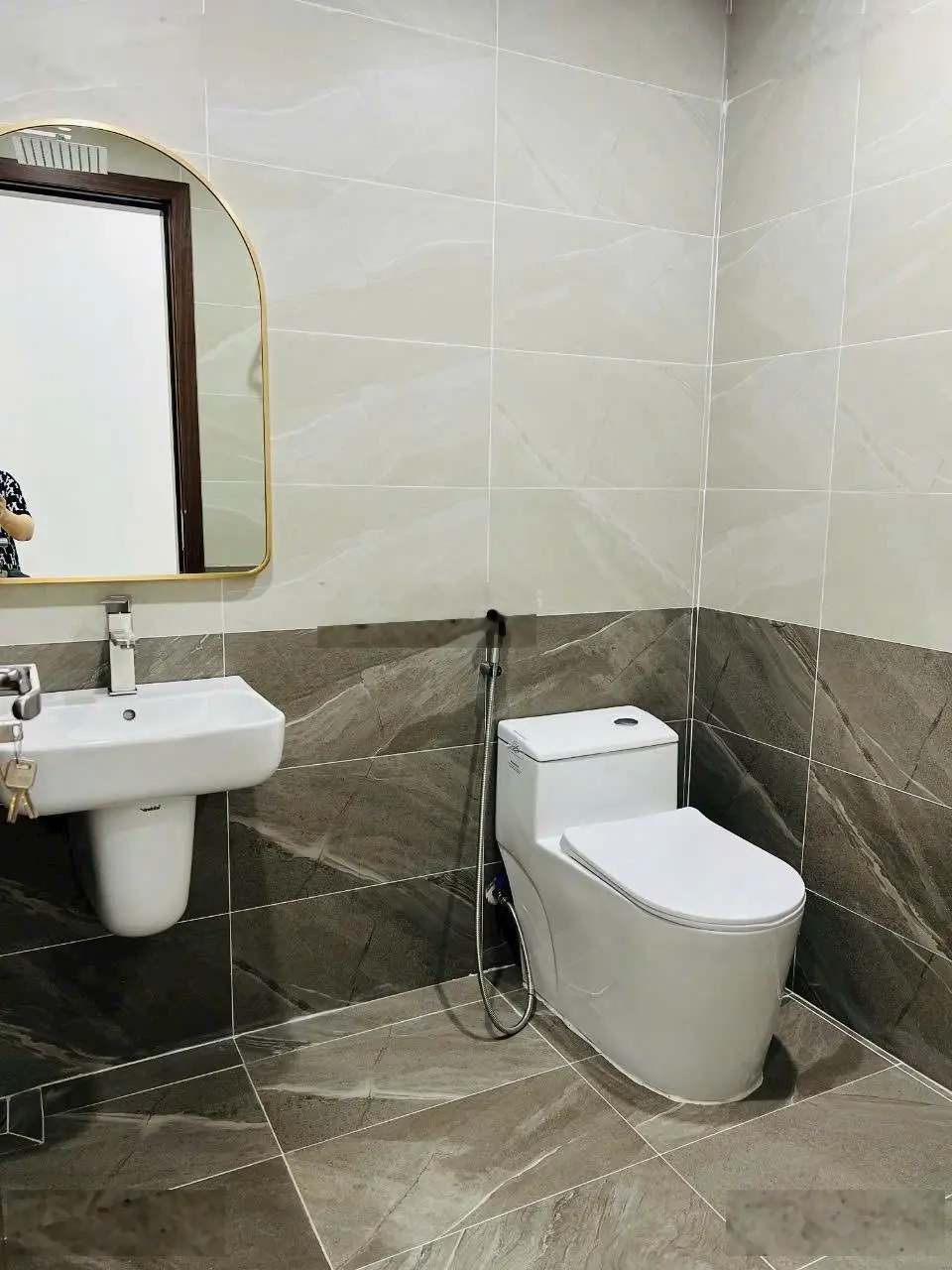 Tôi cần bán CH 78m2 đã thiết kế lại thành 3 ngủ, ban công đông nam thoáng mát, SĐCC