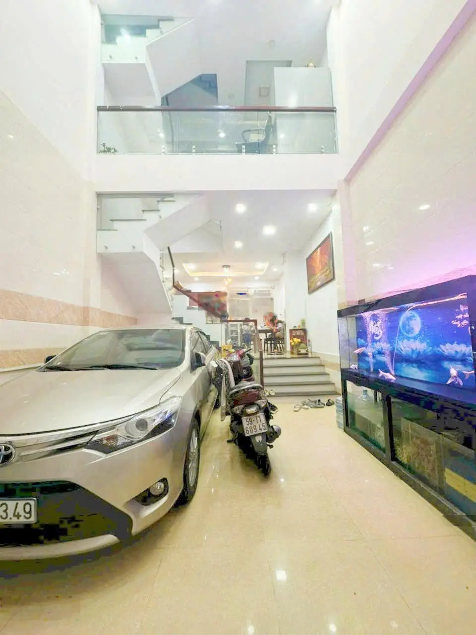 khu nhà ở Cao cấp 4 Lầu- Sát ngay Quốc Lộ 13- đối diện Với khu Đô Thị vạn Phúc