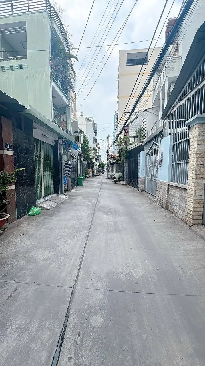 Nhà 1 trệt 2 lầu. DT: 4,6 x 12 (nở hậu 5m) CN: 56m2. Giá 6,5 tỷ