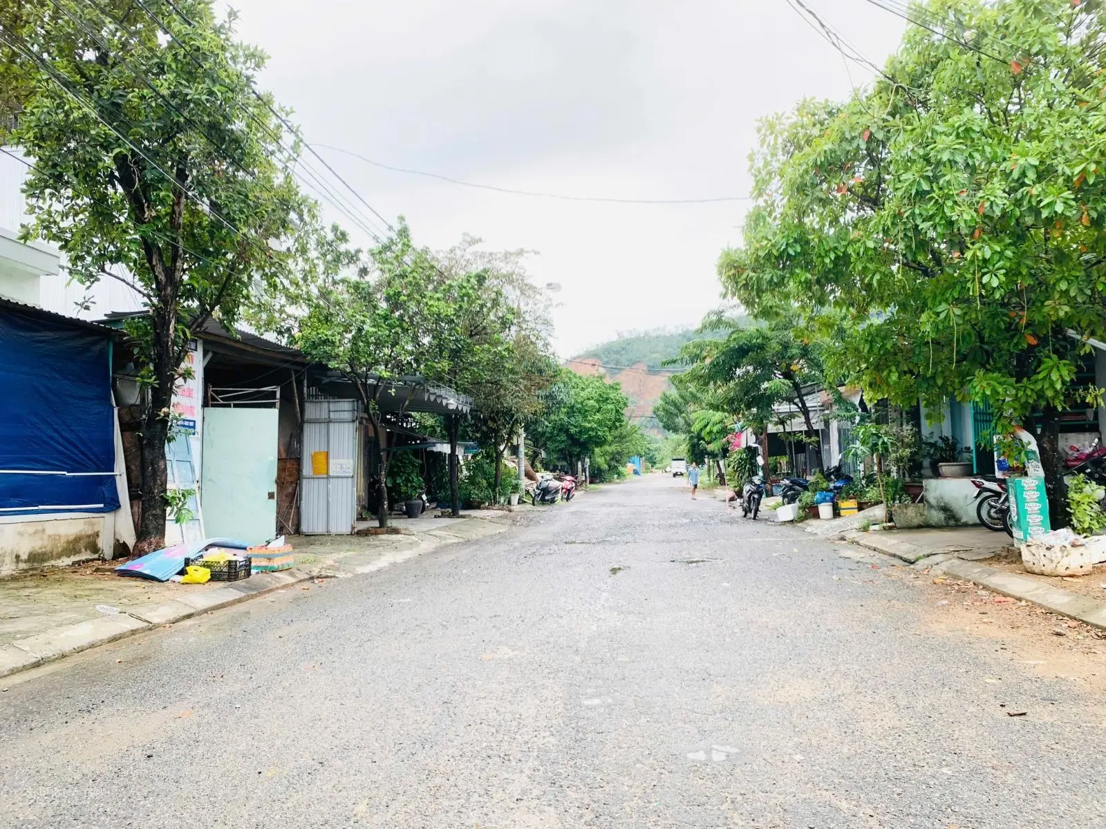 Bán gấp Đất mặt tiền đường 7m5 đối diện Trung Tâm Việc Làm Âu Cơ, gần Lạc Long Quân. 95m2
