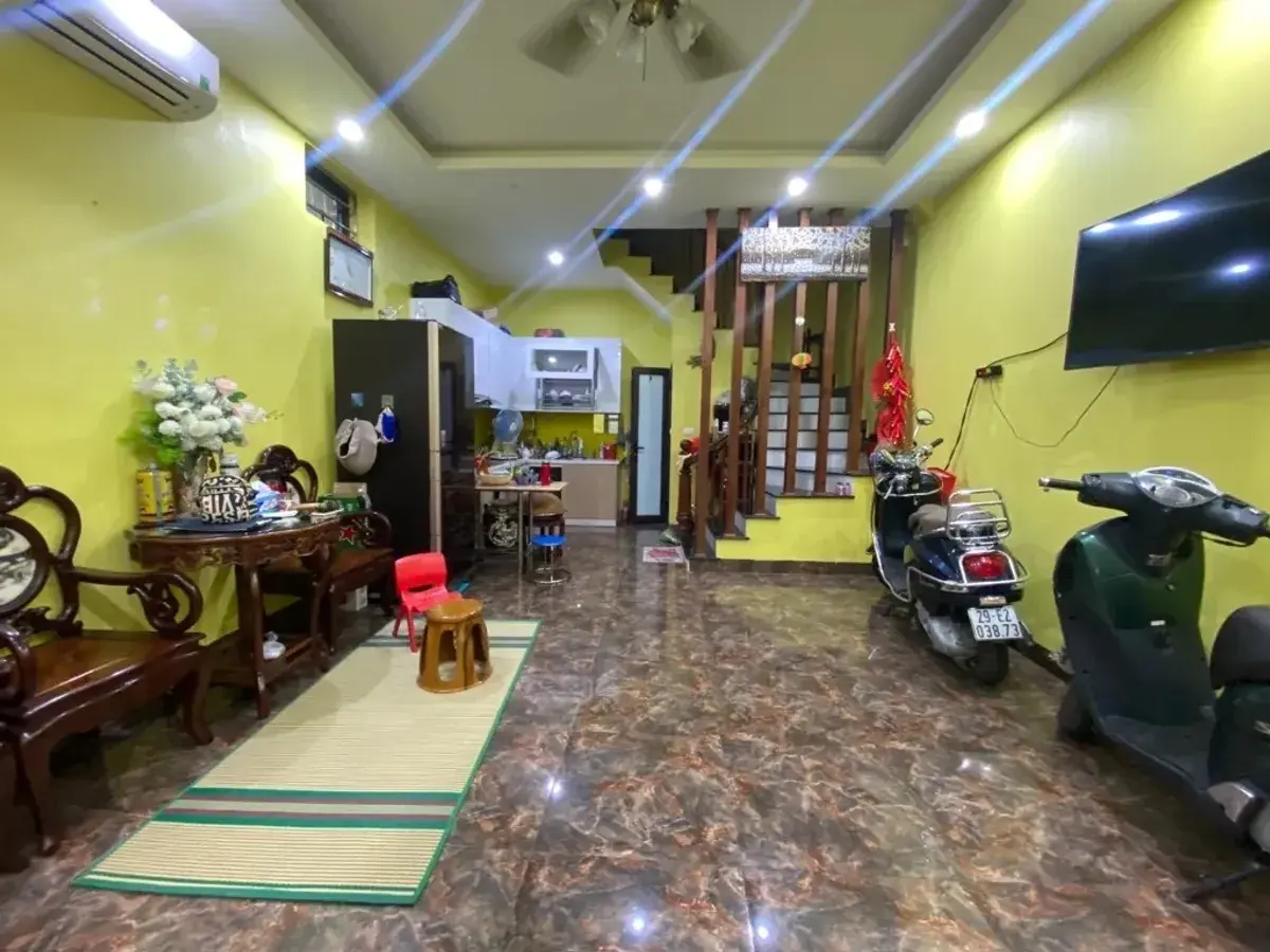 Bán nhà Cầu Giấy - căn góc 3 thoáng vĩnh viễn - nhà mới - khu dân trí cao - cách ô tô tránh 5m