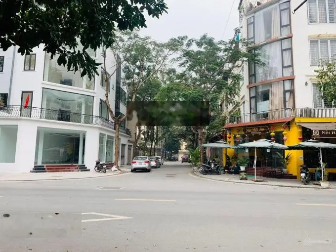 Hàng hiếm: Bán đất tặng nhà Văn Phú, Hà Đông, diện tích 50m, mặt tiền 5.59m, đường 8m, sổ hoa hậu