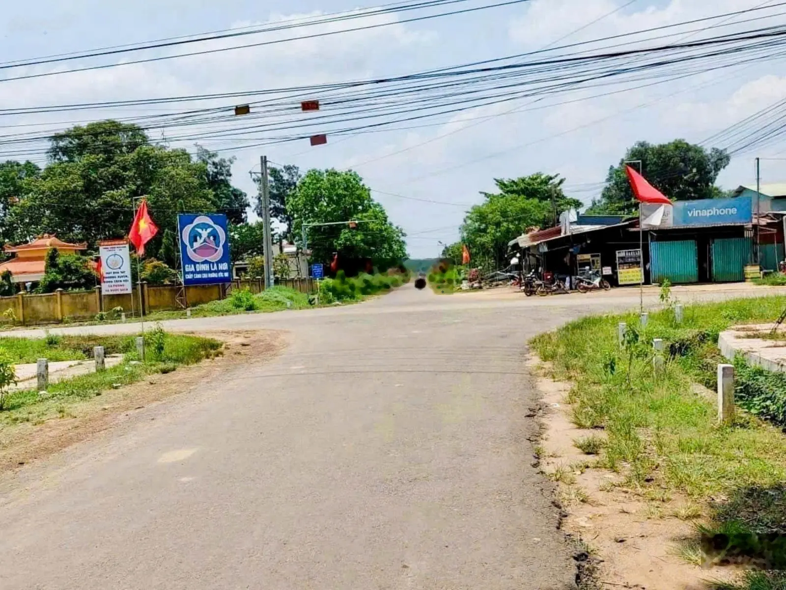 Kẹt tiền trả nợ cuối năm cần bán lỗ lô đất có thổ cư 250m2 cách TP Đồng Xoài 5 phút đi xe giá 195tr