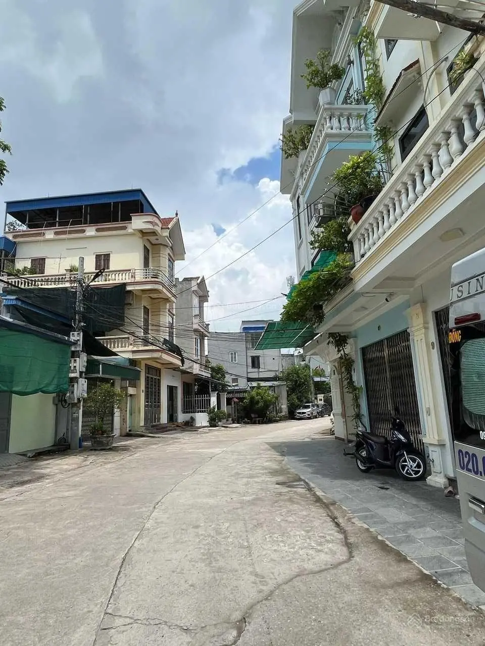 Hướng Đông Nam, 4 ô tô tránh nhau Đường Liên Hà 1, phường Lộc Hạ , thành phố Nam Định