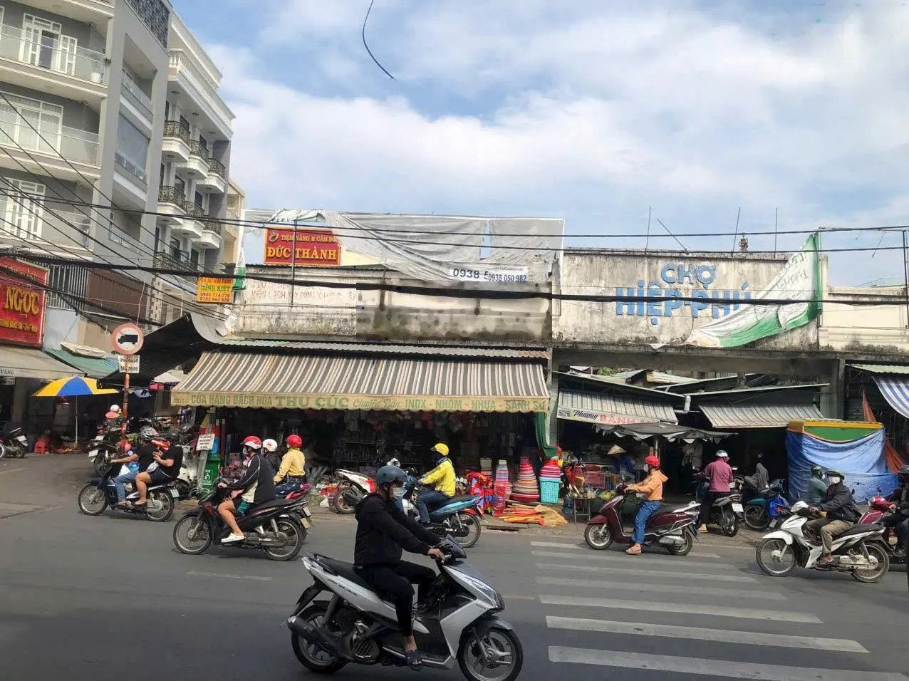 Nhà 1 trệt 1 lầu hẻm xe hơi Lê Văn Việt, P. hiệp phú , DT 73m/5.5 tỷ thương lượng