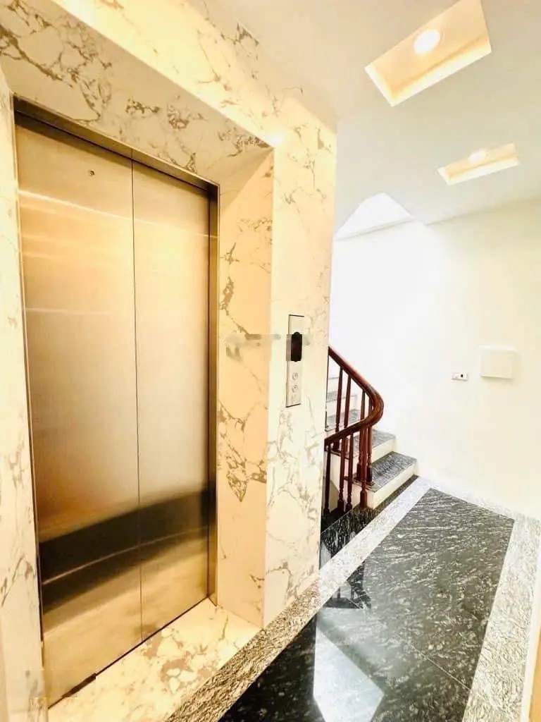 Bán nhà mặt Hồ Tây Phường Quảng An diện tích 306m2 mặt tiền 7.6m nở hậu 9m giá 128 tỷ LH 0961 668 ***