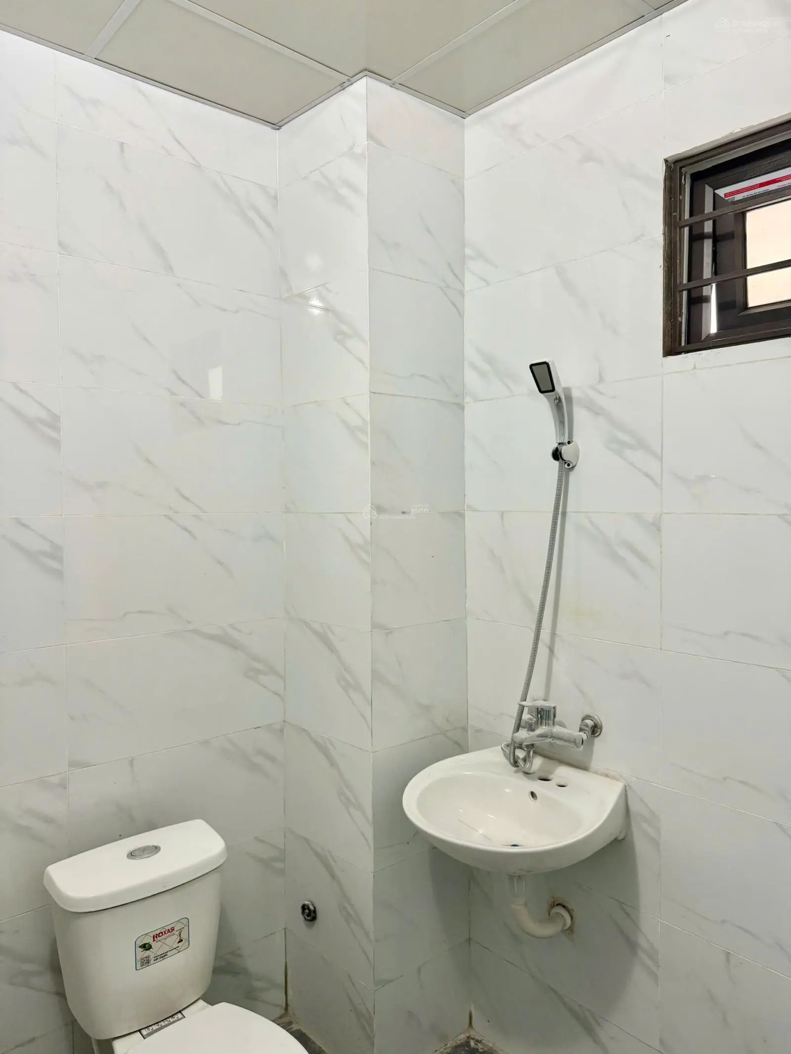 Chính chủ bán nhà 2 tầng mới tinh- k5 Quán Bàu. 51m2, R6.48m. Đường oto vào tận nhà. Tây Nam giá rẻ