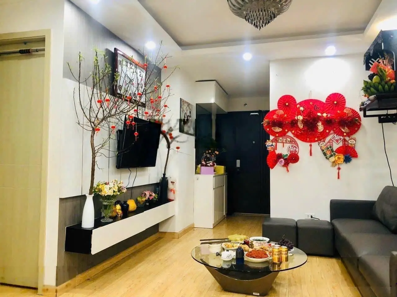 Bán căn hộ Vinapharm Tower 60B Nguyễn Huy Tưởng DT 60m2(2N2VS) giá 4.55 tỷ sẵn sổ, NT LH 0948 886 ***