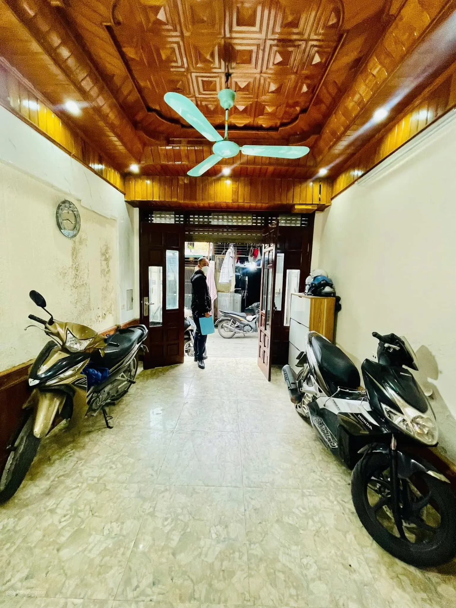 Tân Mai - gara ô tô - ngõ thông - kinh doanh - 6 phòng ngủ