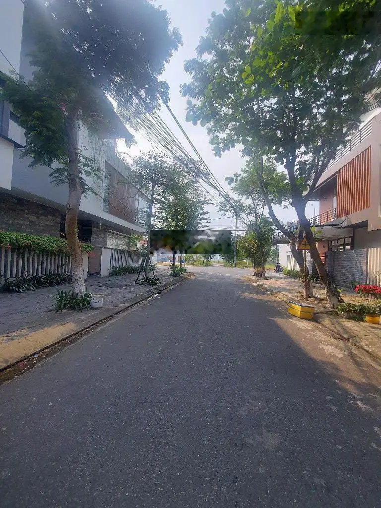 Bán nhà 3 tầng siêu đẹp đường Dương Lâm bên sông Hàn, full nội thất mới xịn giá rẻ bán nhanh