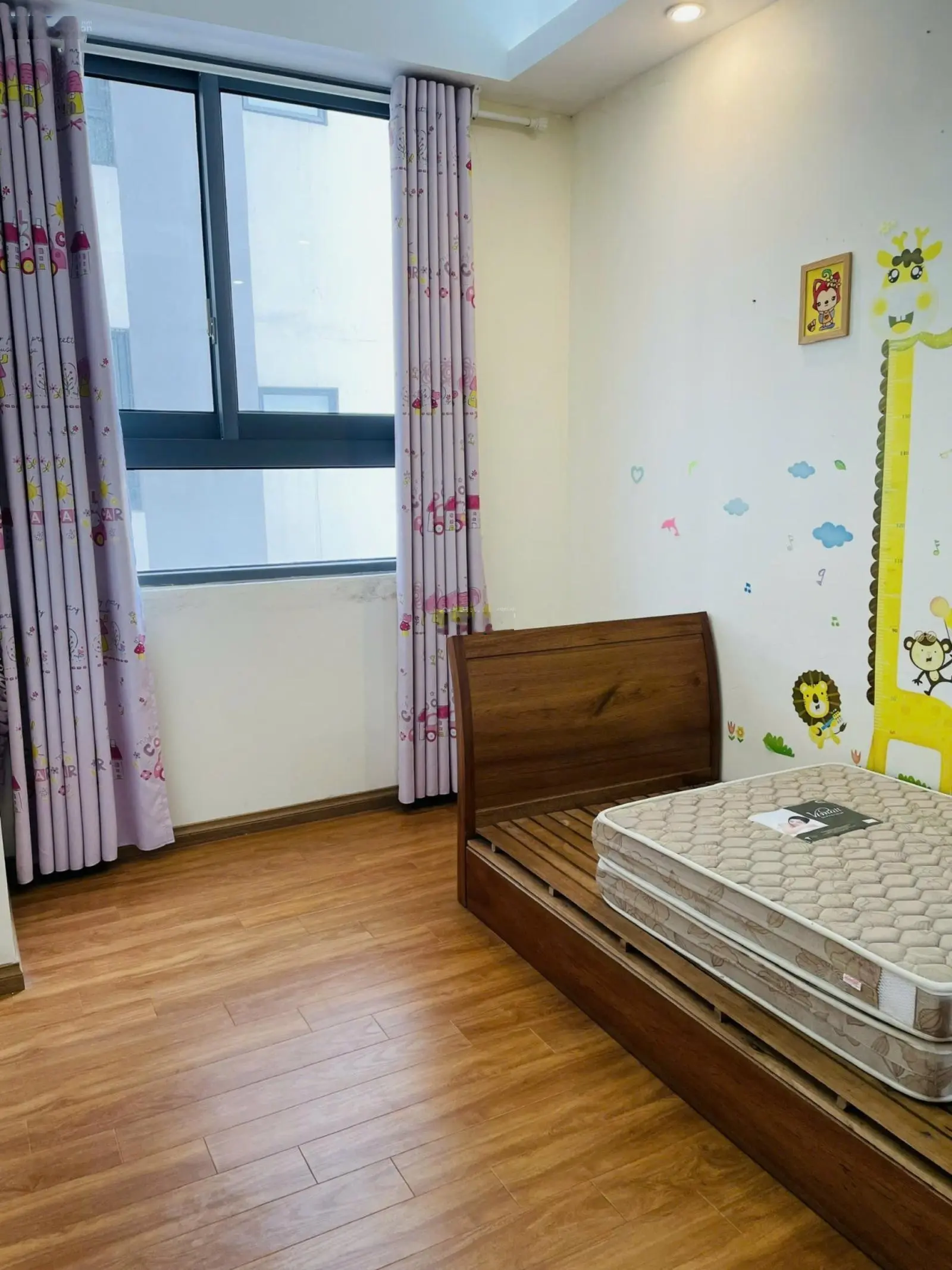 Tôi chính chủ, Cần bán nhanh căn hộ 2 ngủ tầng trung siêu hiếm thời điểm này. Duy nhất tại dự án.