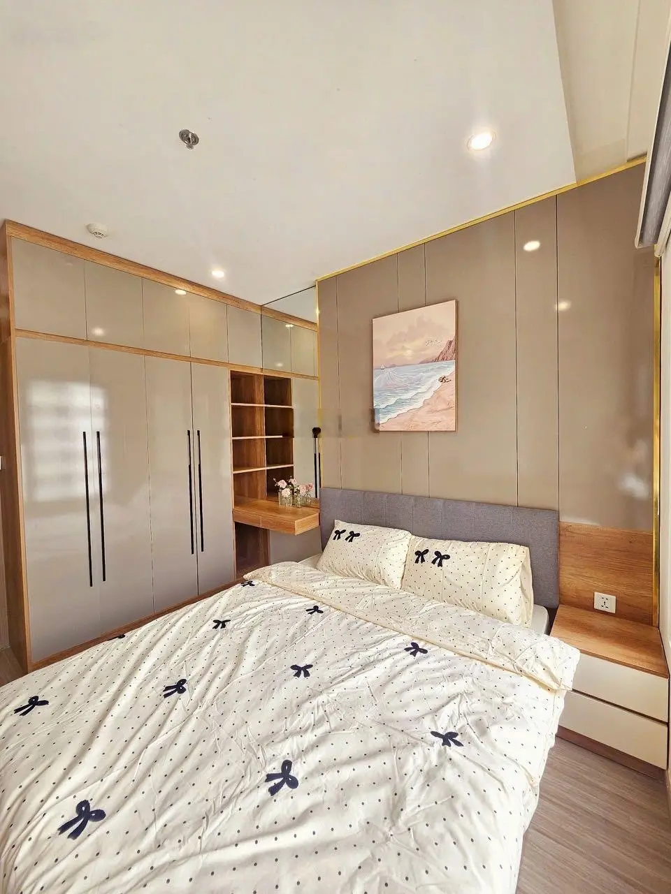 Chính chủ cần tiền bán gấp căn 1 ngủ + FULL đồ mới 100% 43m2, rẻ nhất, đã có sổ, giá hơn 2 tỉ