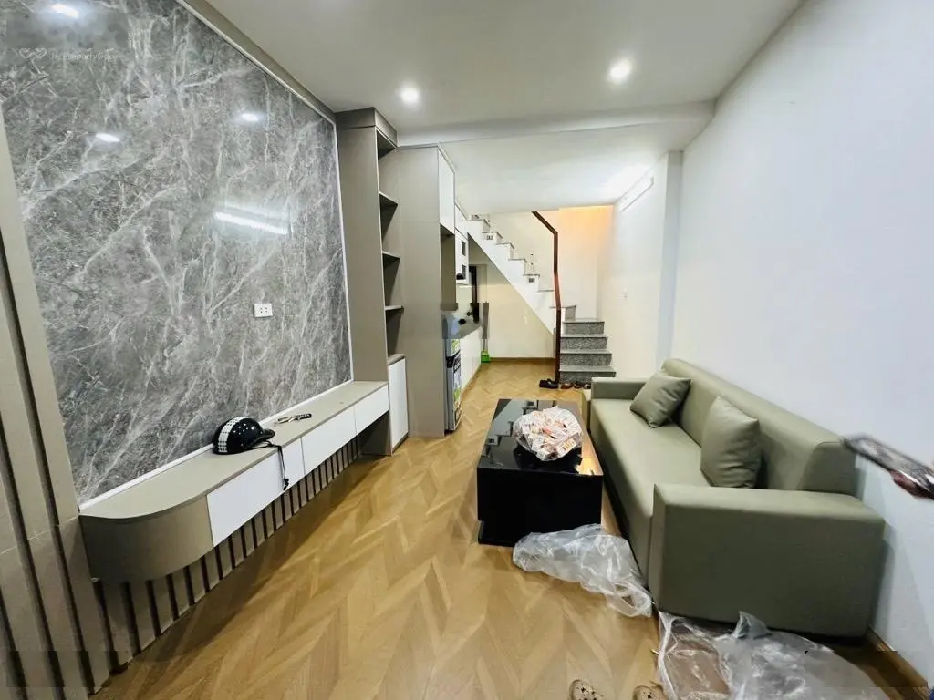 Nhà Mp nguyễn traiz, KD, vỉa hè, 25m2, già 4 tỷ.