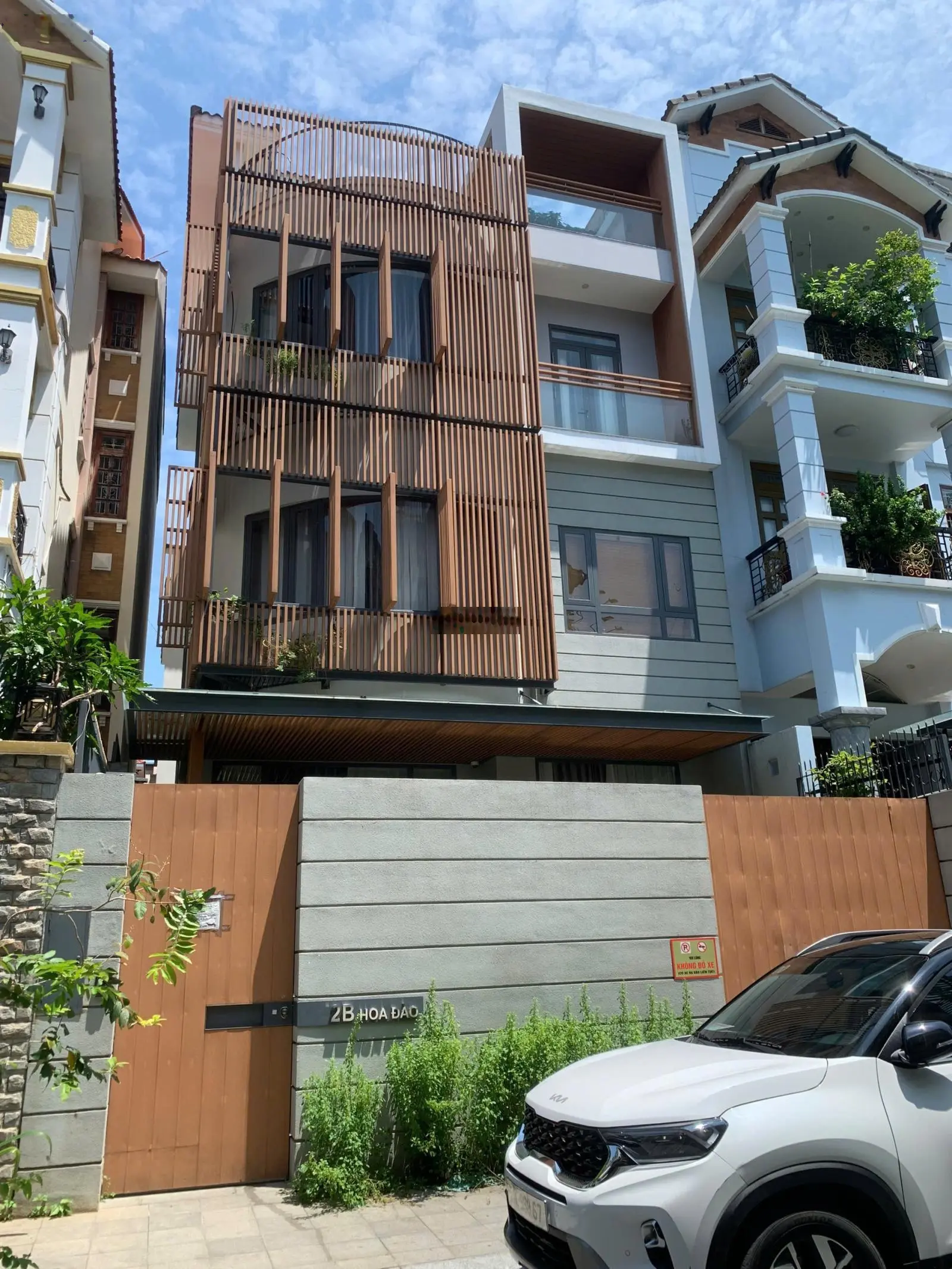 Bán nhà mặt tiền Hoa Đào, gần Phan Xích Long khu ẩm thực phường 2 Quận Phú Nhuận