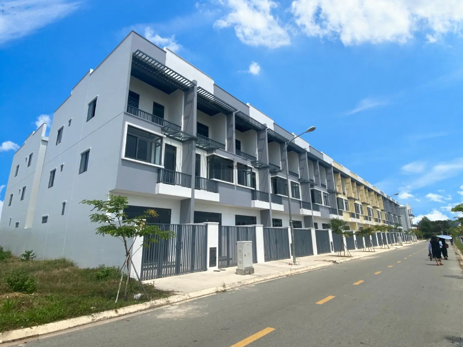 Bán nhà phố xây sẵn tại Trảng Bàng sổ riêng, trả trước 350 triệu là nhận nhà