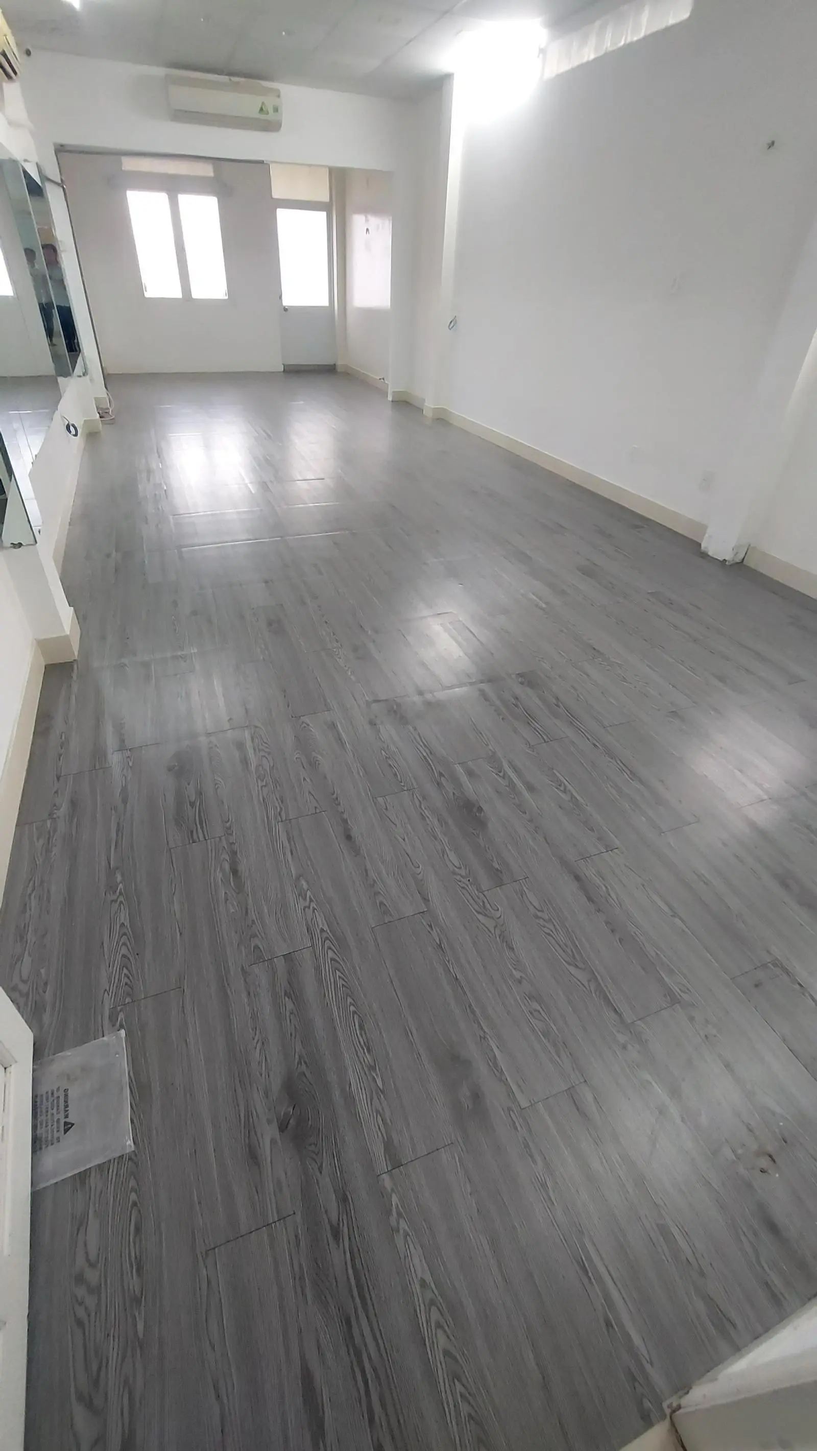 Bán nhà mặt tiền Vĩnh Hội 7 lầu 12 phòng ngủ Quận 4