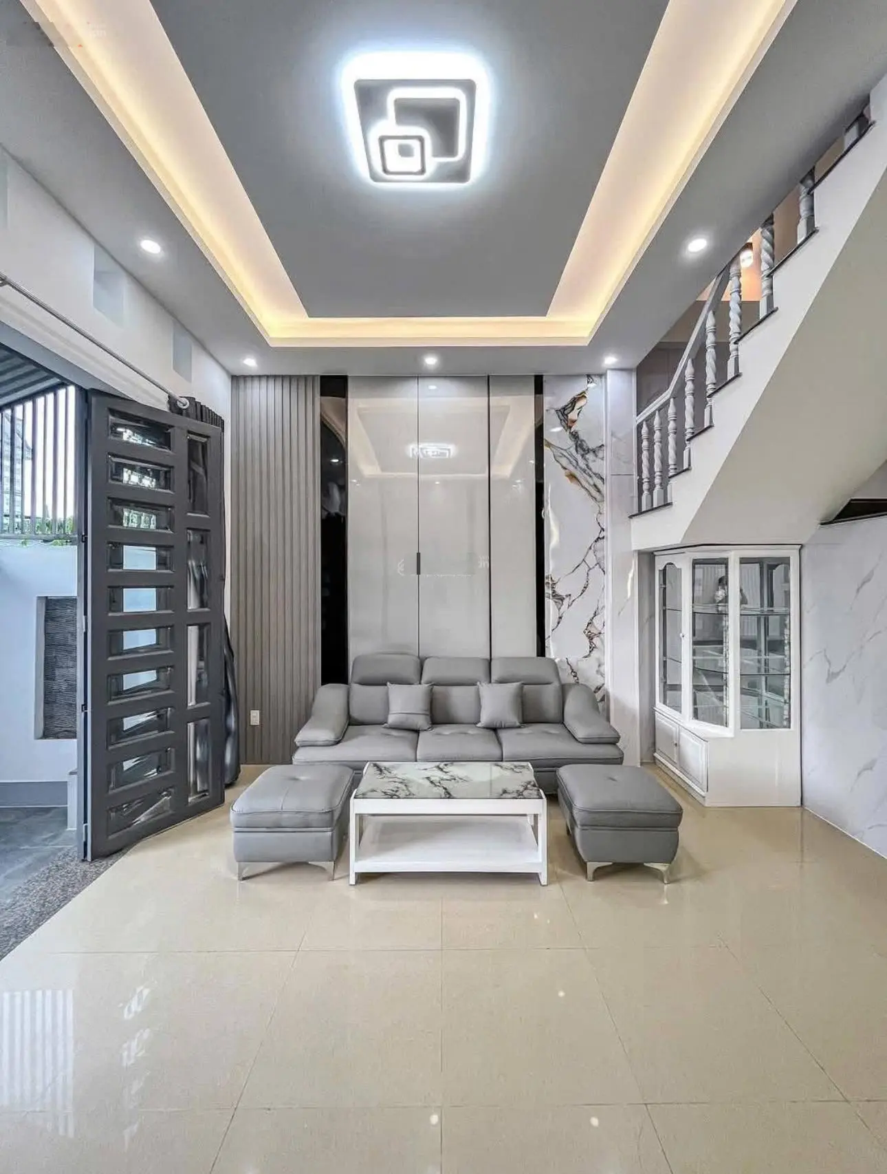 Gấp ! Chủ xoay vốn đầu tư đất cần bán gấp nhà hẻm 4m đường Cây Keo, Thủ Đức. Giá 9tỷ8 , 71m2.