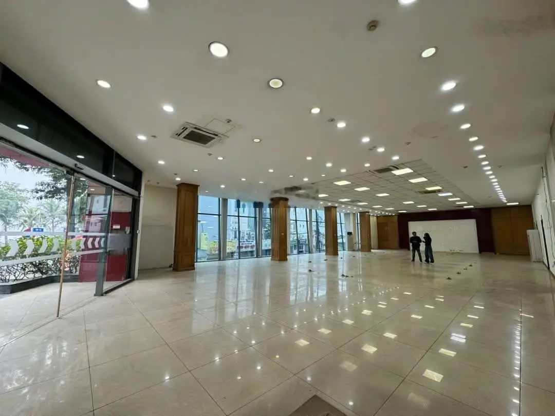 Bán tòa mặt phố Tây Hồ khu vực Vip Tây nhiều hơn ta